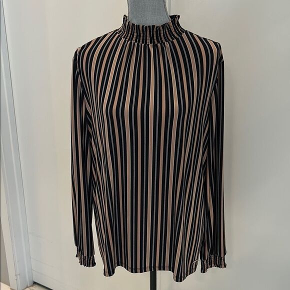 Anne Klein Black and Tan Ruffled Long Sleeve Blouse - Picture 1 of 6